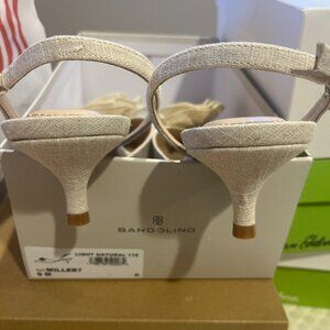 Bandolino Kitten heeled dress shoes perfect for weddings Size 9